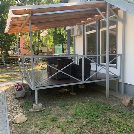Fenyves Family And Guest house